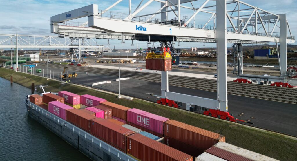 Logistics BusinessNew AI-driven TOS at Duisburg Gateway