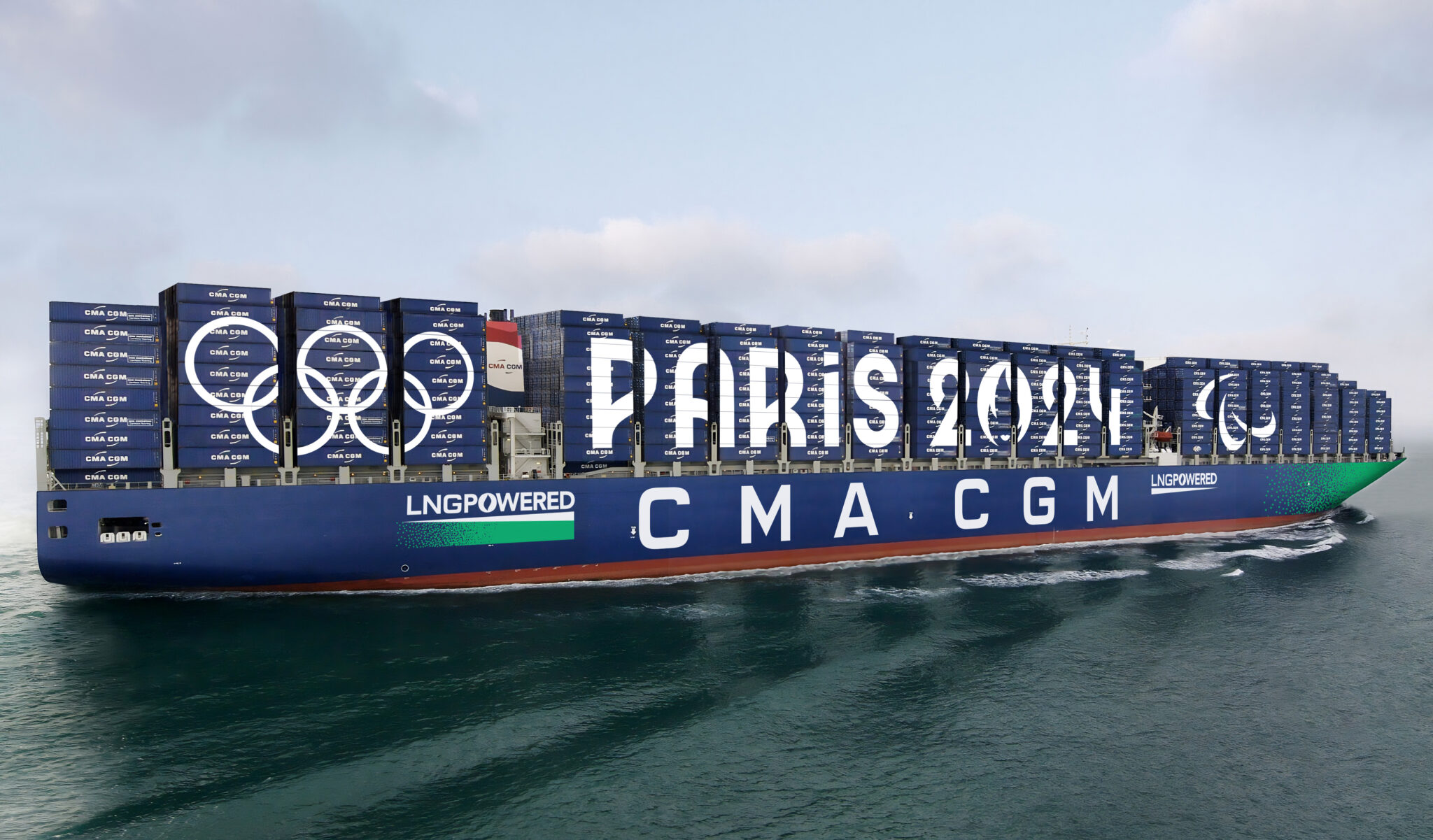container-ship-in-marseille-welcomes-olympic-flame