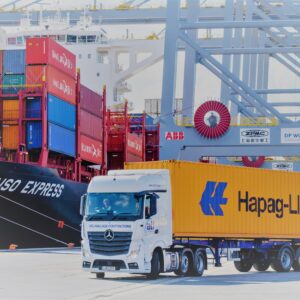 supply chain delays threaten Christmas